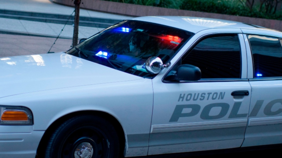 2 Officers Shot, Injured While Serving Warrant in Houston
