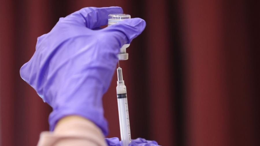 FDA Leaders, Other Scientists Say Most People Don’t Need Vaccine Boosters