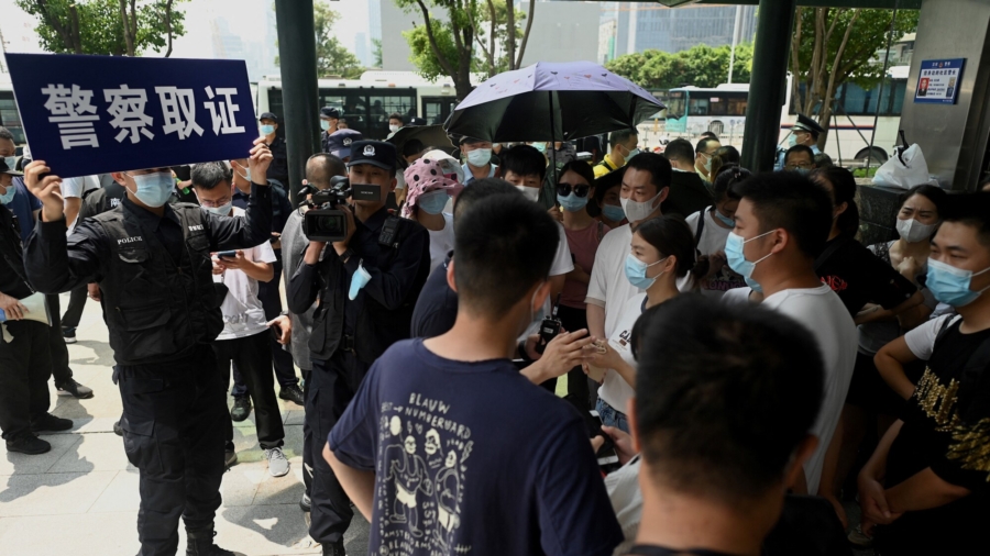 Evergrande Crisis Leads to Suicide Attempts