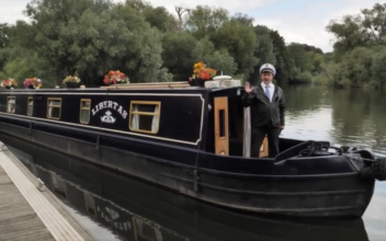 UK Canal Boat Holidays Surge as Tourism Suffers