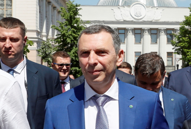 Presidential aide Serhiy Shefir walks after the inauguration of Ukraine's President Volodymyr Zelenskiy in Kyiv, Ukraine, on May 20, 2019. (Valentyn Ogirenko/Reuters)