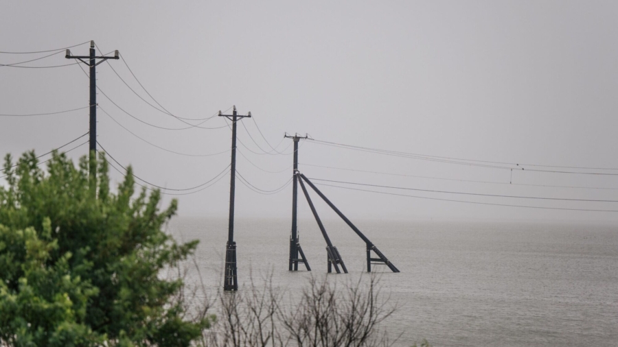 Nicholas Weakens Into Tropical Storm, Battering Texas, Louisiana With Rain
