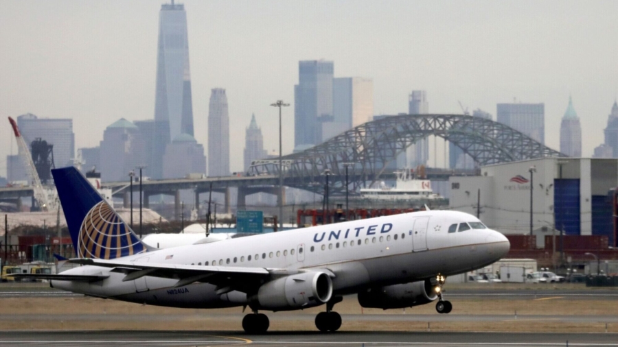 United Airlines Fined $1.9 Million for Tarmac Delays