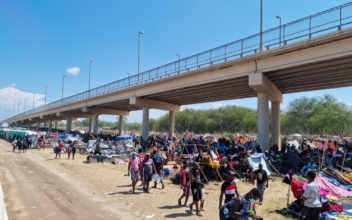 US Authorities Accelerate Removal of Haitians at Border With Mexico
