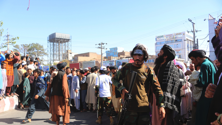 Witness: Taliban Hang Dead Body in Afghan City’s Main Square