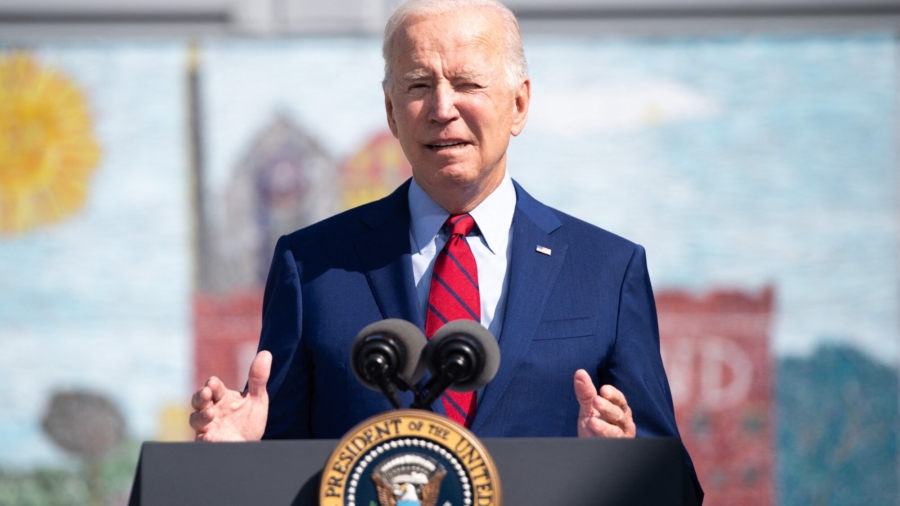 Biden Speaks With Xi Jinping Amid Tensions