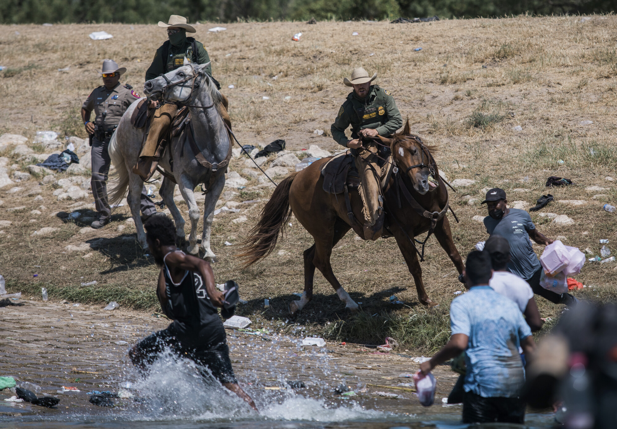 Mayorkas Vows to Make Public Results of Probe Into Border Patrol Agents on Horseback Confronting Illegal Immigrants
