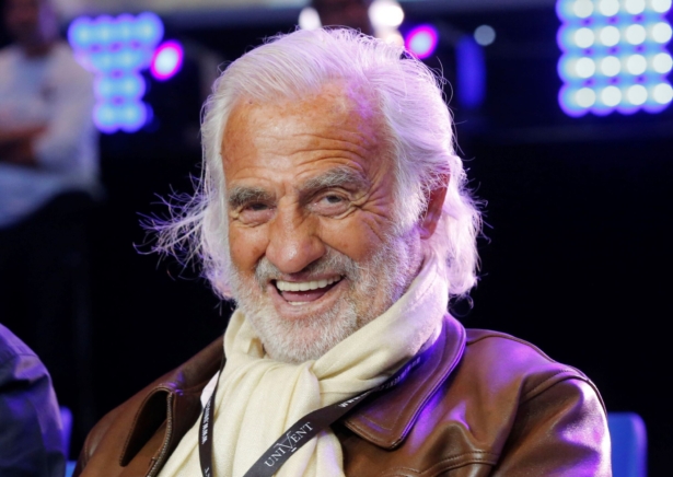 French actor Jean-Paul Belmondo smiles during the cruiserweight title bout between Cuban Boxer Yunier Dorticos and French boxer Youri Kalenga in Paris on May 20, 2016. (Michel Euler/AP Photo)