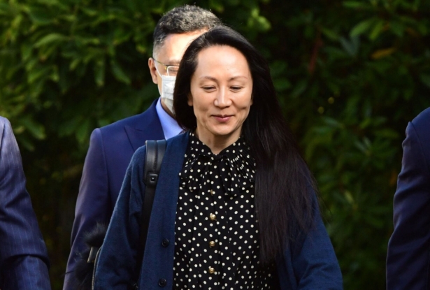 meng-wanzhou-smiles