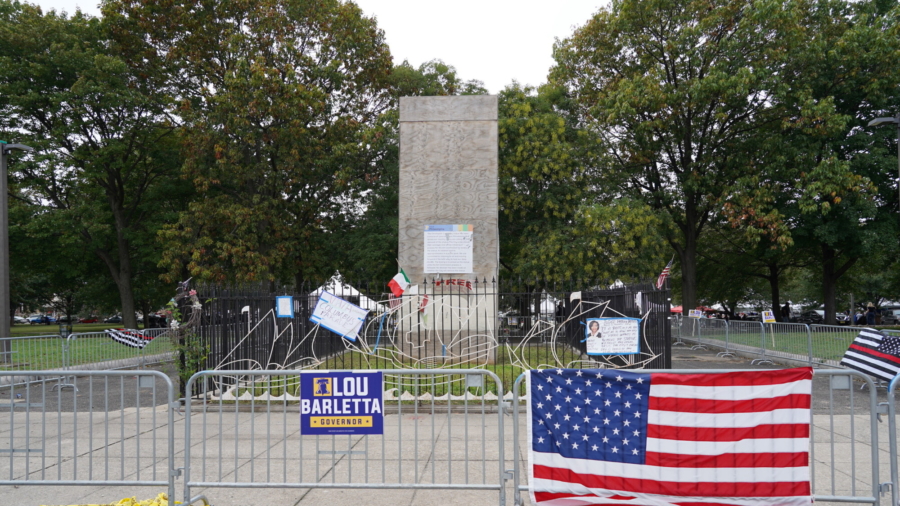 Columbus Statue Boarded Up on Italian Holiday