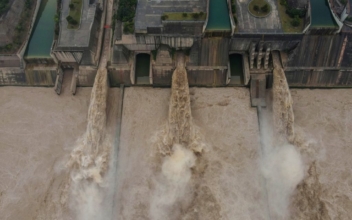 Chinese Reservoir Discharge Washes Man Away