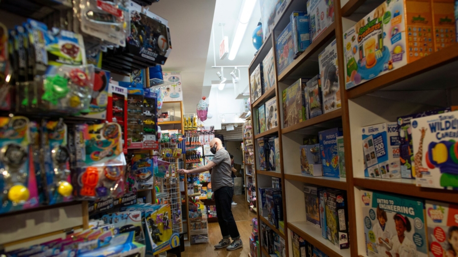 Supply Chain Crisis Affects Stores, Customers