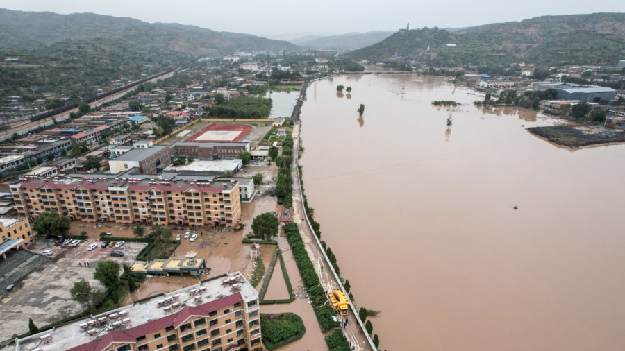 River Overflows, Submerges 12 Chinese Villages