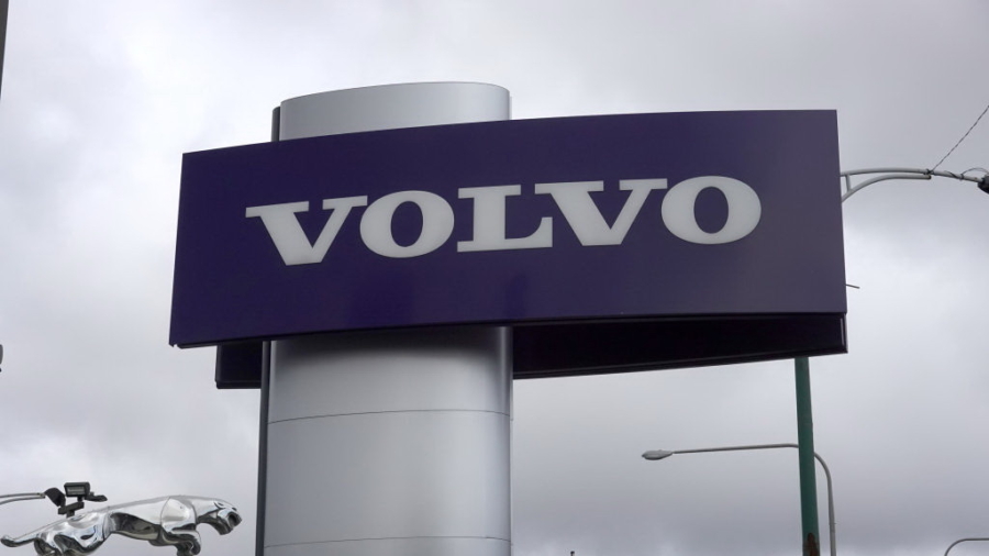 Volvo Scales Back IPO Size After Controversy