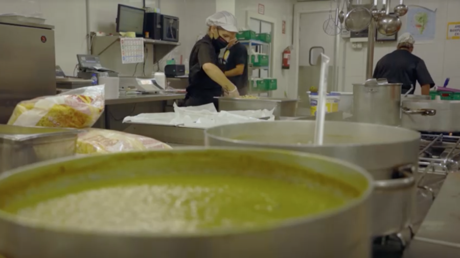 Celebrity Chef's NGO Feeds Volcano Evacuees