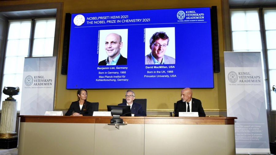 Chemistry Nobel Awarded to 2 Scientists for Building Molecular Construction Tool
