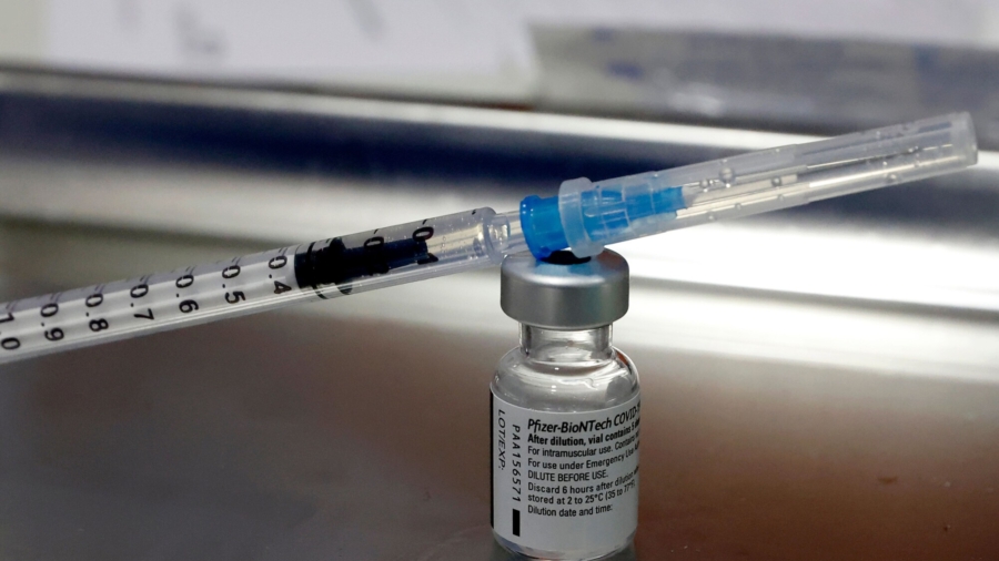COVID-19 Vaccine Side Effects Spark Concern in French Military