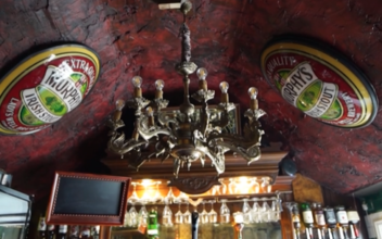 UK Decorator Turns Family Barn Into Titanic-Related Irish Pub