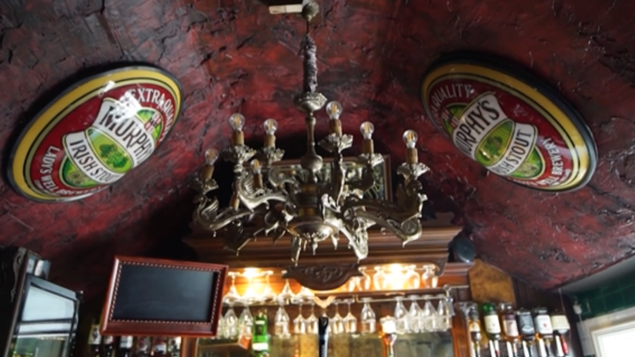UK Decorator Turns Family Barn Into Titanic-Related Irish Pub