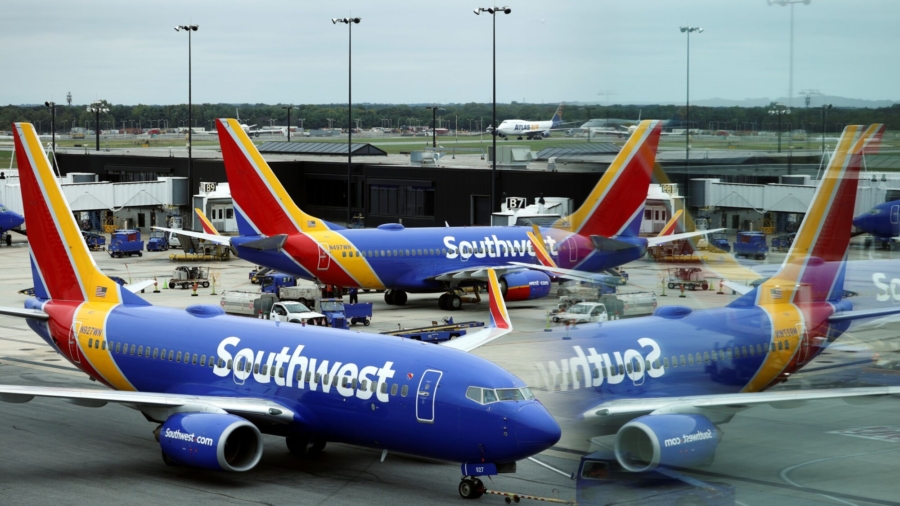 Hundreds of Southwest Workers Protest COVID-19 Vaccination Mandates at Airline’s Headquarters