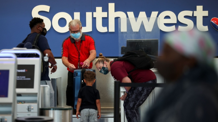Southwest Pilots Union Says Vaccine Mandate, ‘Sickouts’ Not to Blame for Canceled Flights