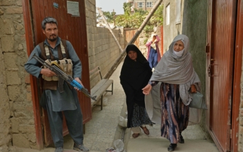 Gunmen Kill 2 Taliban, 2 Civilians in Eastern Afghan City