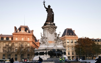 Parisians Angry at Mayor for ‘Trashed’ City