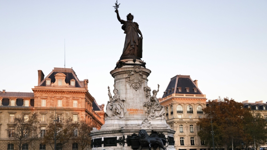 Parisians Angry at Mayor for ‘Trashed’ City