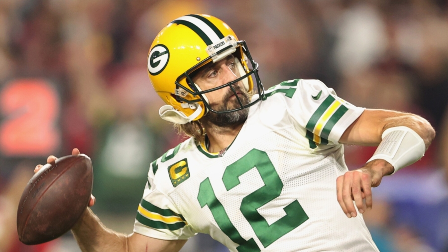 Aaron Rodgers Confirms He Is Unvaccinated, Is Disappointed in Media Reports