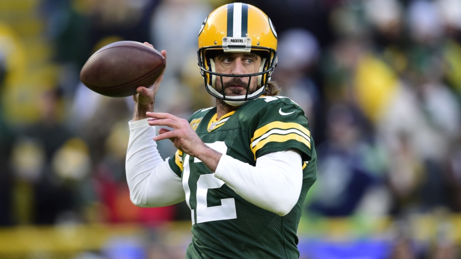 Aaron Rodgers Returns After COVID-19 Diagnosis, Vaccine Comments