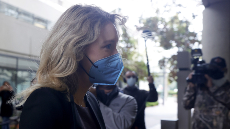 Holmes Takes Stand in Theranos Fraud Trial