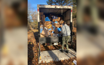 Hundreds of FedEx Packages Were Found Tossed Into an Alabama Ravine, Sheriff Says