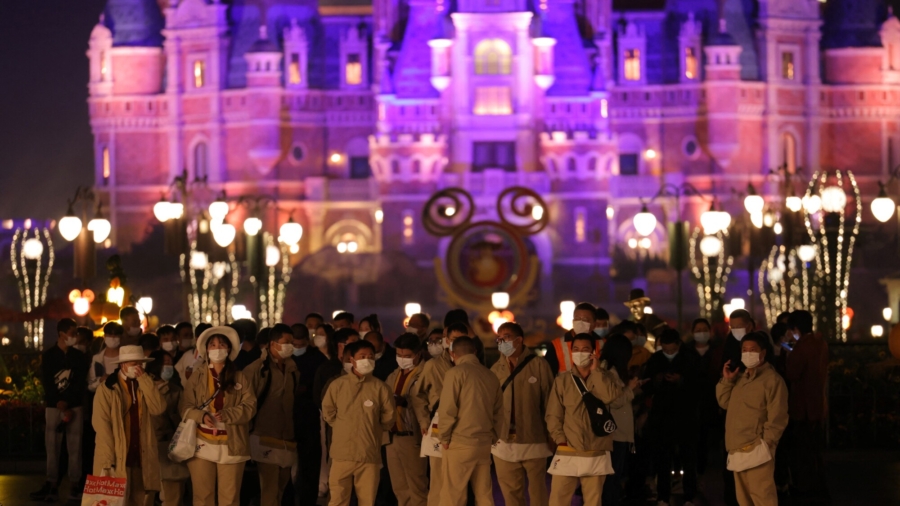 Virus Case Found: Shanghai Disneyland Locked Down