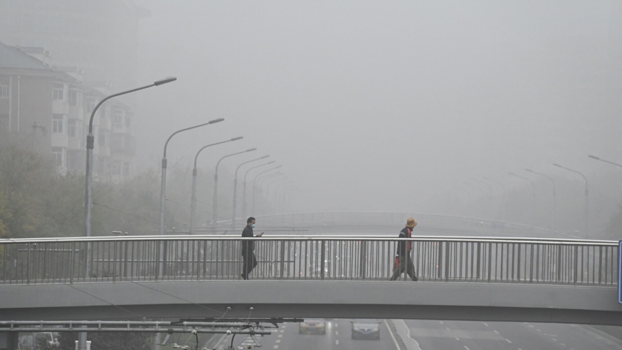 Heavy Smog Hit Over 90 Chinese Cities