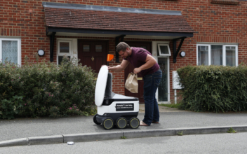 Robots Deliver Food Amid Pandemic