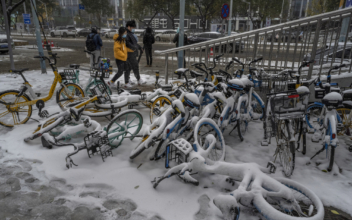 Beijing Snowstorm Comes Earlier Than Expected
