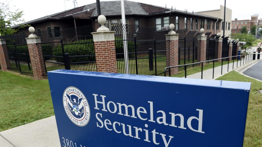 US Faces ‘Heightened Threat’ in Holiday Season, DHS Says