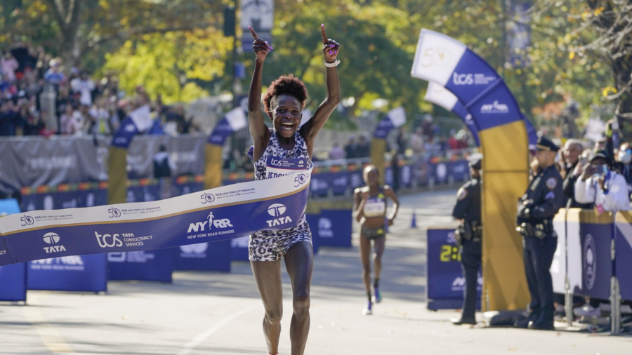 New York City Marathon Winners Gather Atop Empire State Building