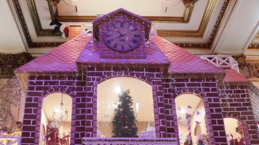 San Francisco Chef Constructs Life-Size Gingerbread House