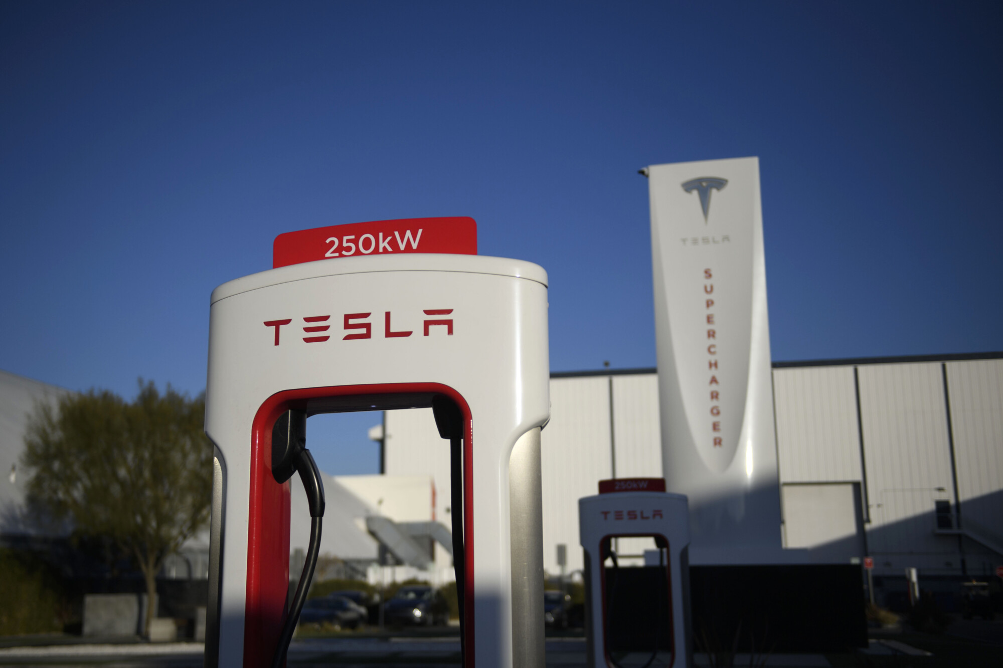 Musk Confirms Tesla s Plans To Build Lithium Refinery In Texas
