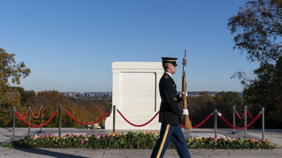 Tomb’s Plaza Open for First Time in Decades