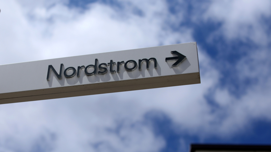 California Nordstrom Ransacked by 80 Looters in Ski Masks With Crowbars: Witnesses