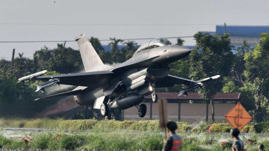 Taiwan Scrambles Fighters to Warn Off Chinese Aircraft as Xi Meets Top Brass