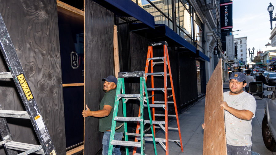 San Francisco Stores Board Up Windows, Police Present