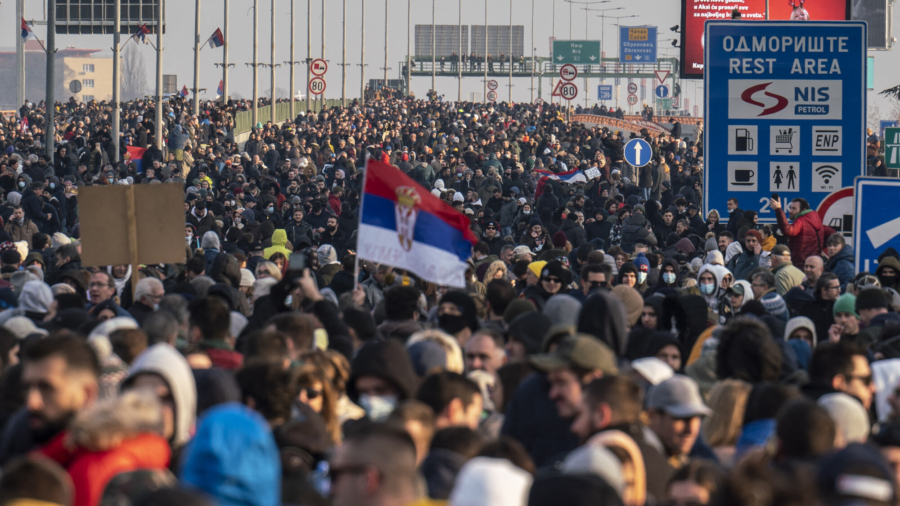 Serbia: Thousands Protest Controversial Land Laws