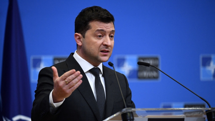 Ukrainian Leader Urges EU to Sanction Russia