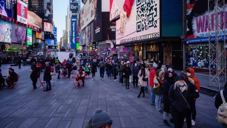 New Year’s Eve in Times Square Still On, With Smaller Crowd