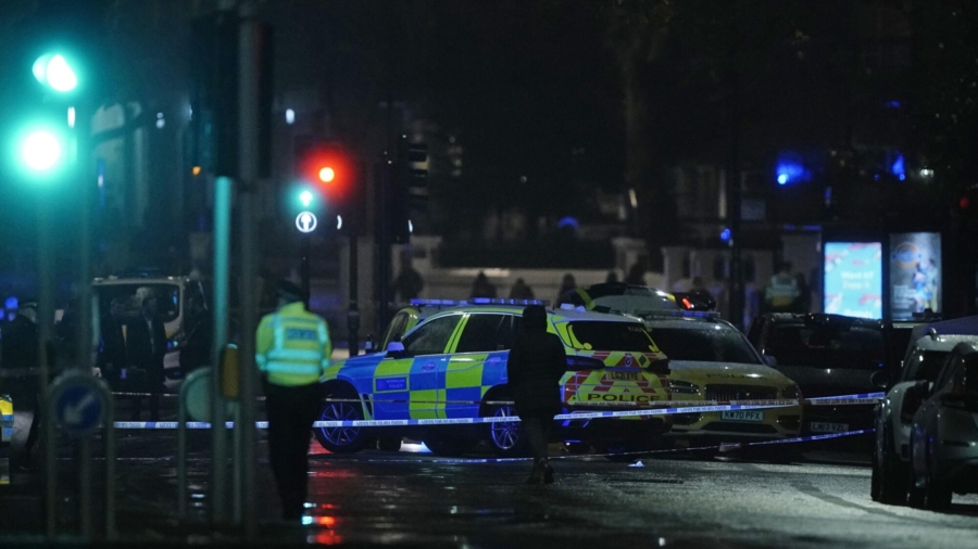 Man Killed in Shooting Involving Police Near UK Royal Palace