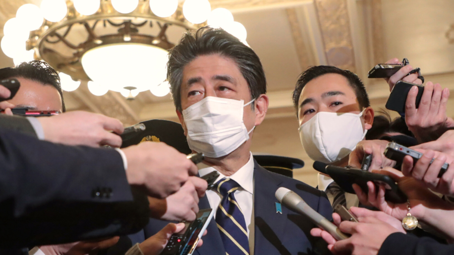 Former Japanese Prime Minister: Must Act if CCP Invades Taiwan