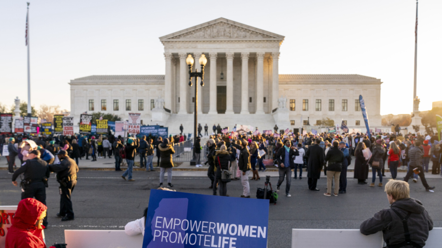 Overturn Seminal Abortion Precedent Roe v. Wade, State Urges Supreme Court